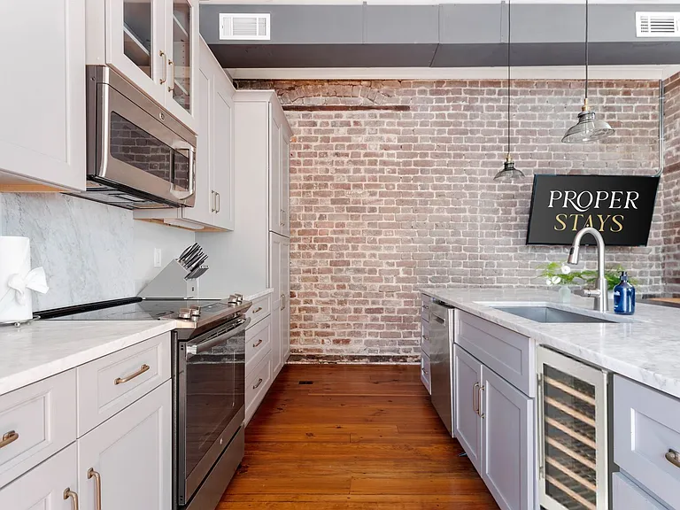 184 E Bay St #201 — Photo 17