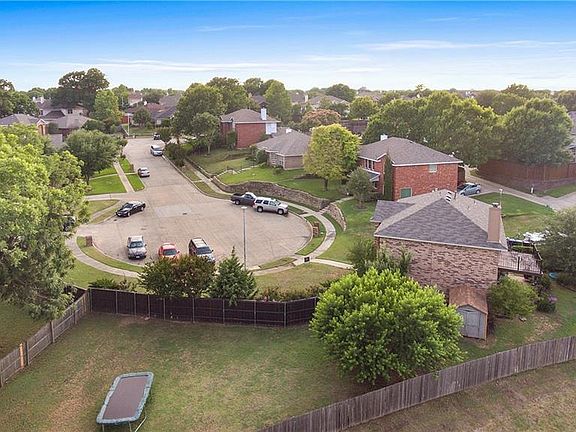 5th image of 2233 Oak Grove Cir