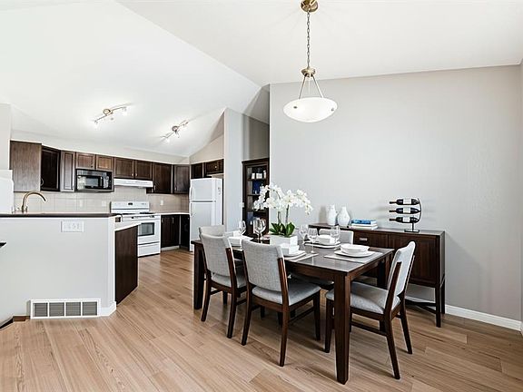 5th image of 231 N Saddlebrook Way NE