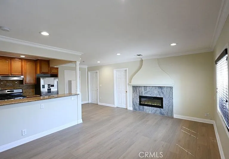 6437 Enfield Ave — Photo 18
