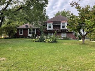 224 Hillcrest Rd, Belton, MO 64012