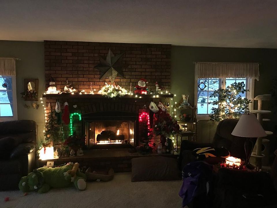 2nd image of 100 Webber St