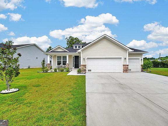 3rd image of 20 Nettleton Ln