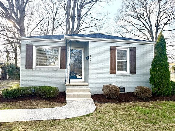 2nd image of 1000 Lee St