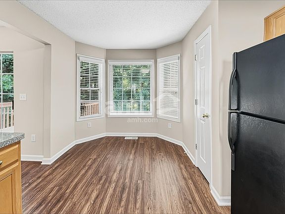 5th image of 5745 Newnan Cir
