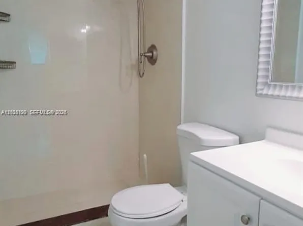 1251 NE 108th St APT 423, Miami, FL 33161