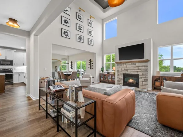 S54W25488 Pebble Brook COURT, Waukesha, WI 53189