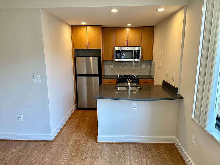 1255 New Hampshire Ave NW — Photo 123
