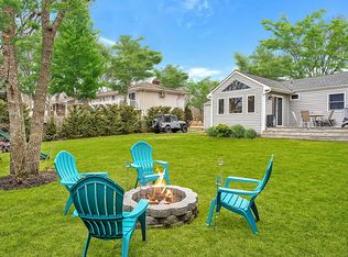 45 Palo Alto Dr, Hampton Bays, NY 11946