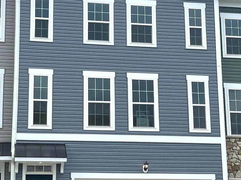 93 Stafford Pl — Photo 1
