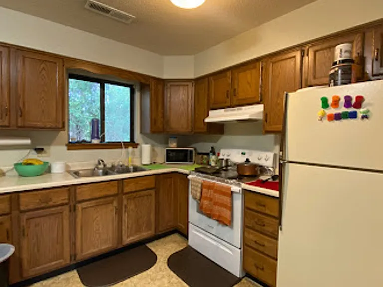 332 Friendship Street — Photo 4