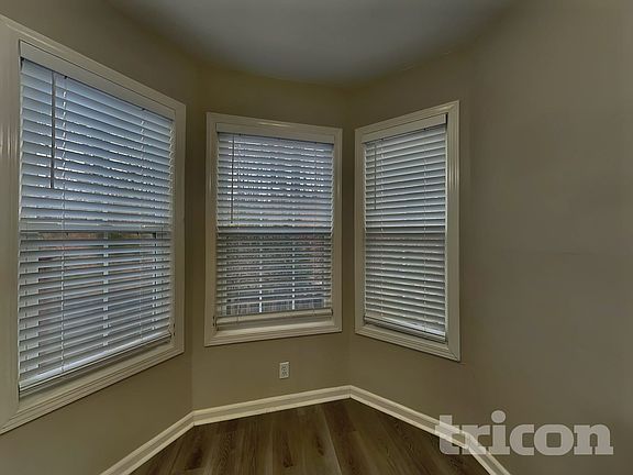 5th image of 155 E Braxton Ln