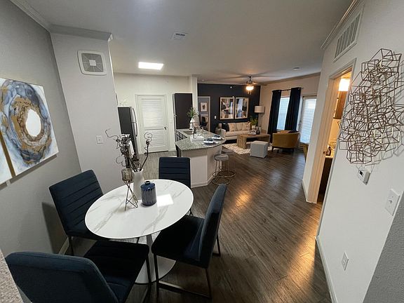 2nd image of 3524 Cromwell Dr #5109
