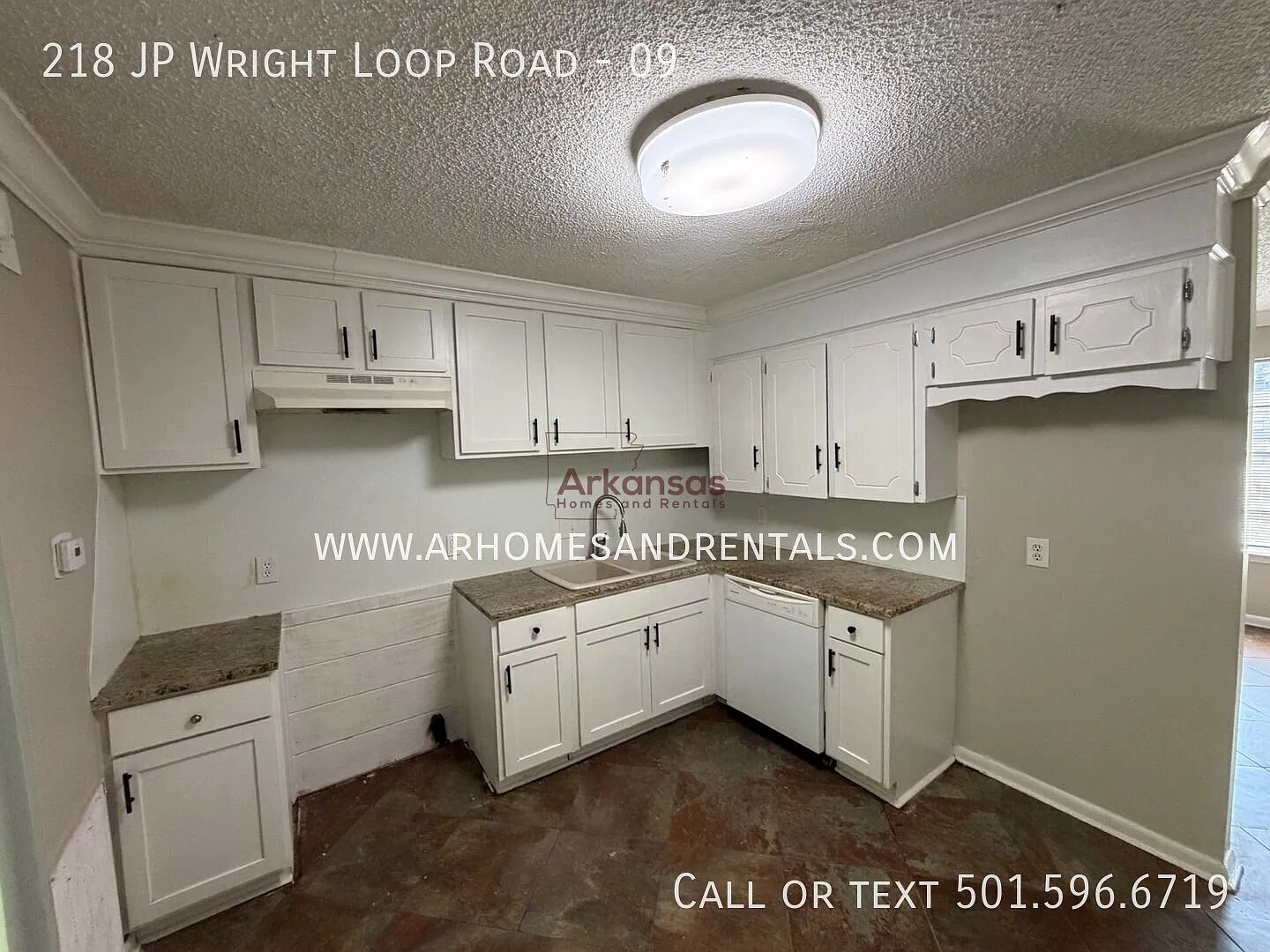 JP Wright Loop Apts | 2 Bedrooms | 1.5 Bathrooms $199 Deposit Move-In Special — Photo 4