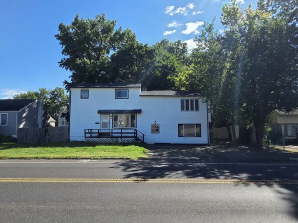 1019 Green Ln, Levittown, PA 19057