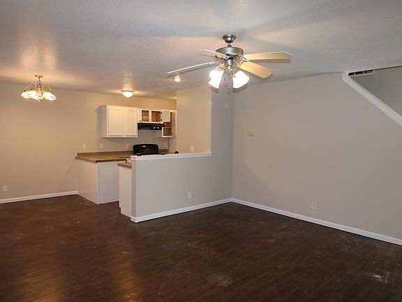 3rd image of 2430 Deerfield Blvd #1