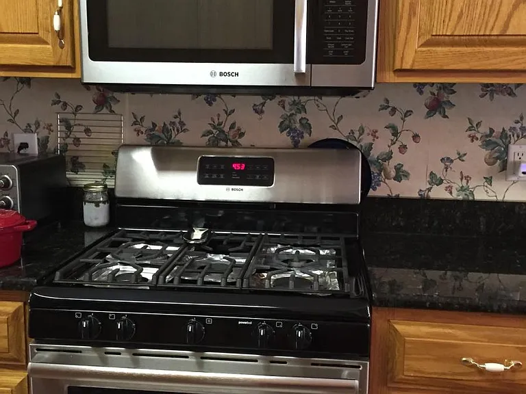 1140 Beverly Dr — Photo 3