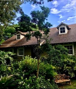 8420 SW 70th St, Miami, FL, 33143