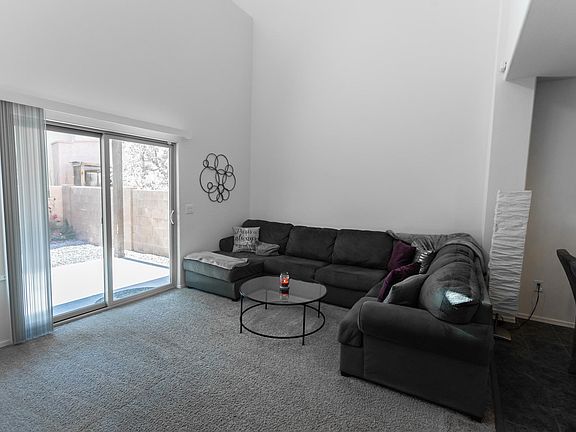 5th image of 4166 N Thurston Ln