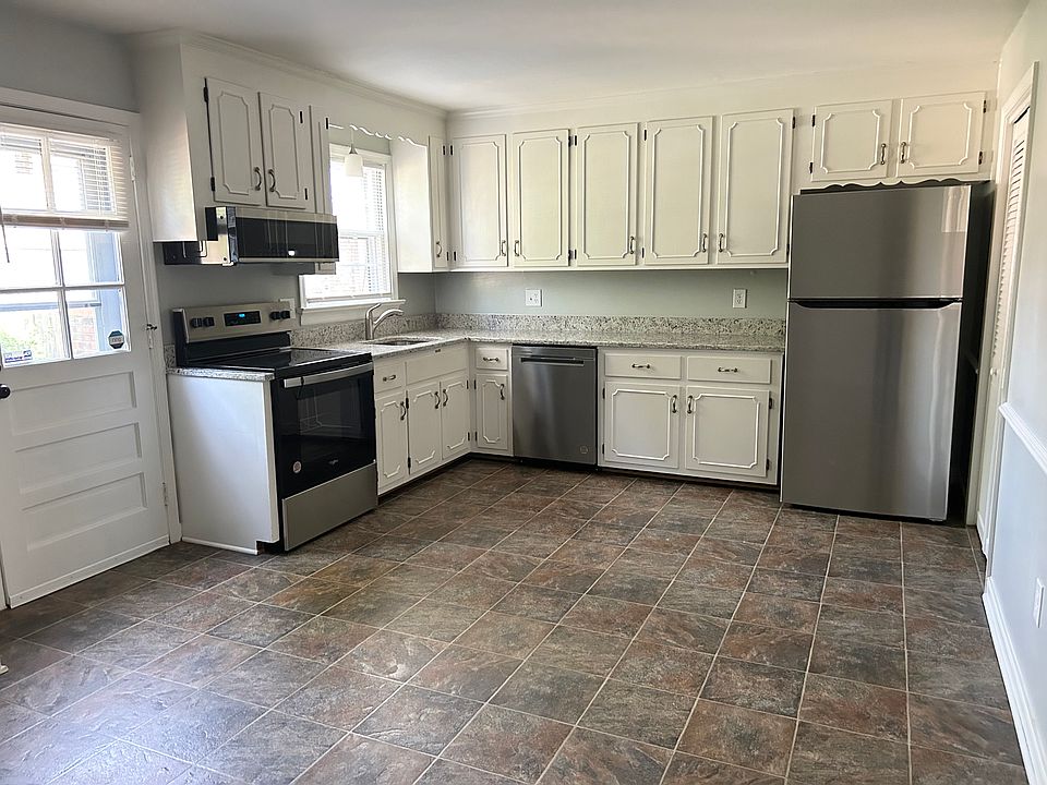 1st image of 2226 Kingsbrook Dr