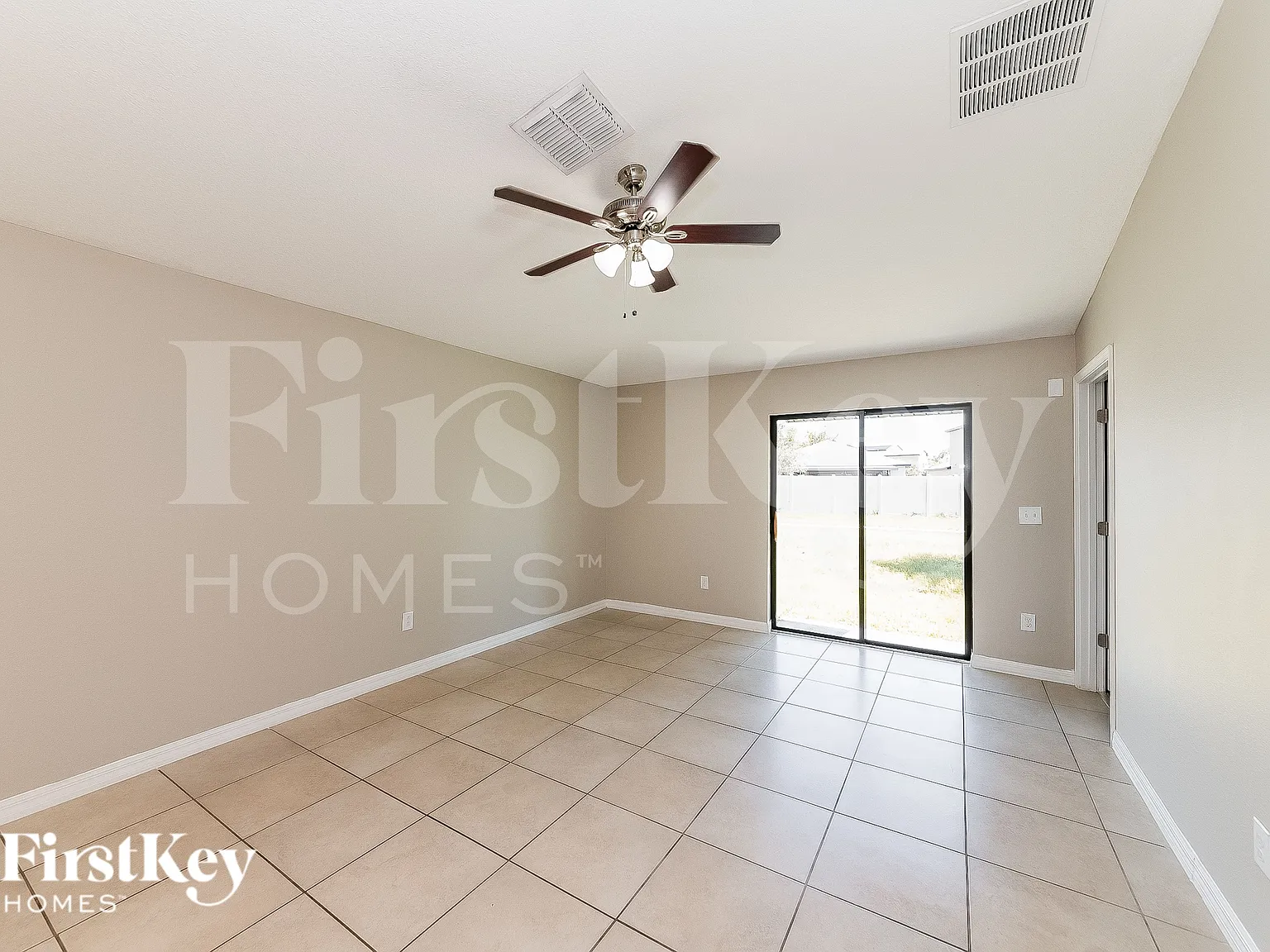 3 bed, 2.0 bath, 1461 sqft, $1,930 — Photo 4