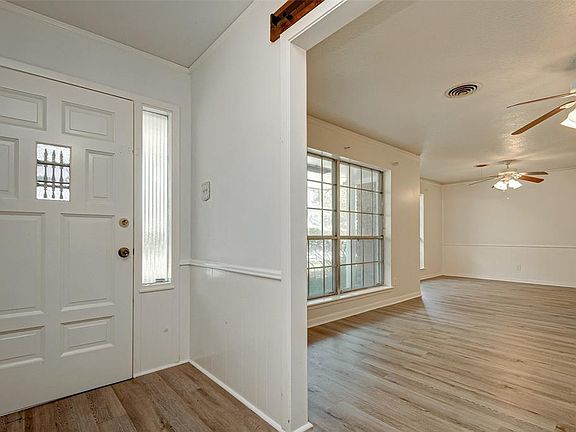 4th image of 2207 Palomar St