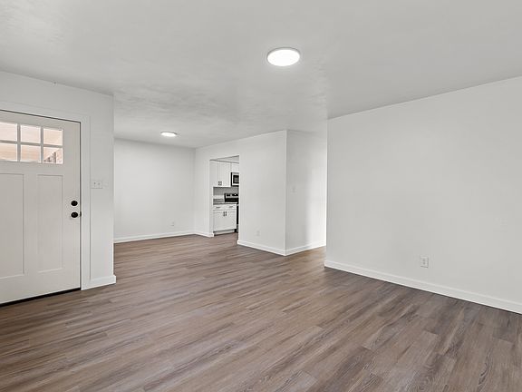 5th image of 4617 Brookwood Ct APT B