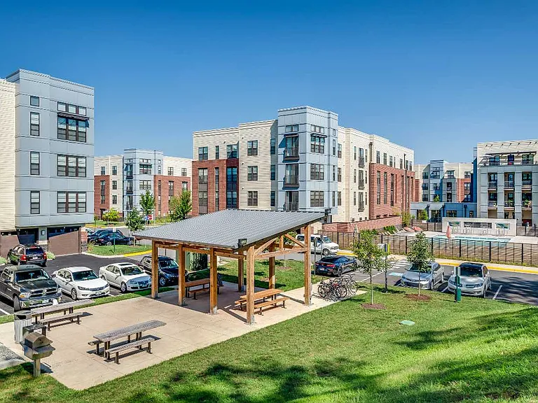 Lerner Windmill Parc — Photo 14