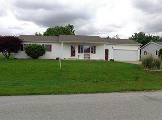 18 Benton Dr, Monroe City, MO 63456