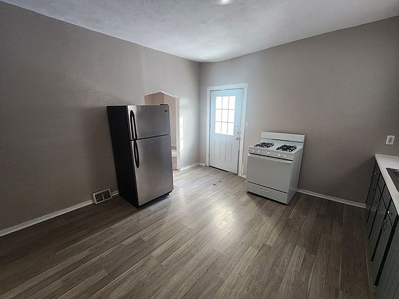 2nd image of 2903 Stayton St Floor 1