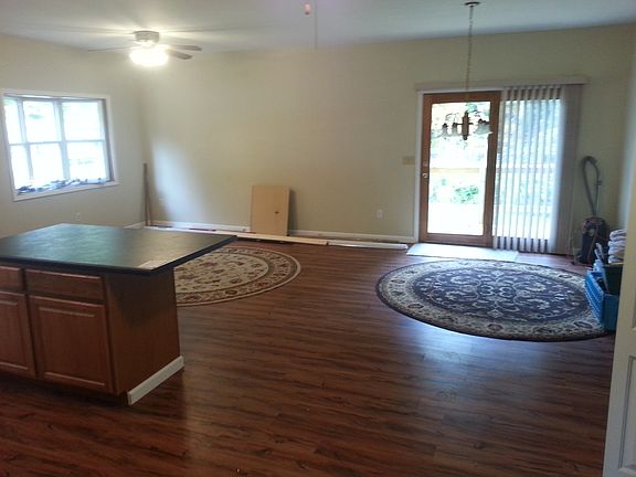 3rd image of 707 Samuel Dr