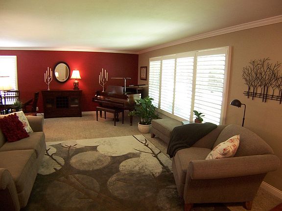 4th image of 2525 E Lombard St