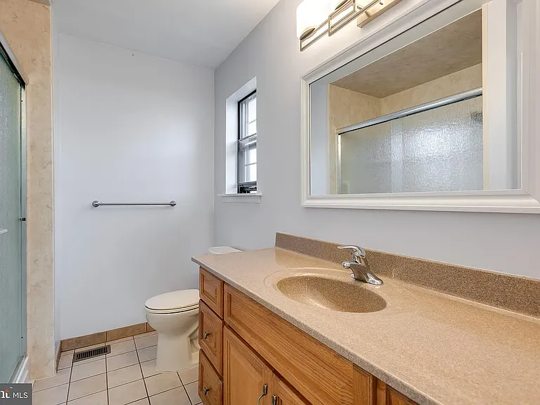 60 Iroquois Ct — Photo 20
