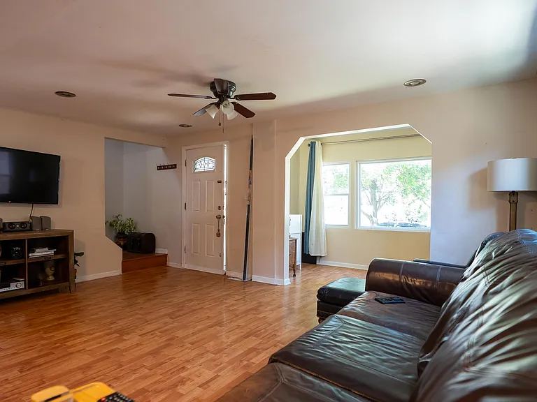 2711 W 98th Pl — Photo 1