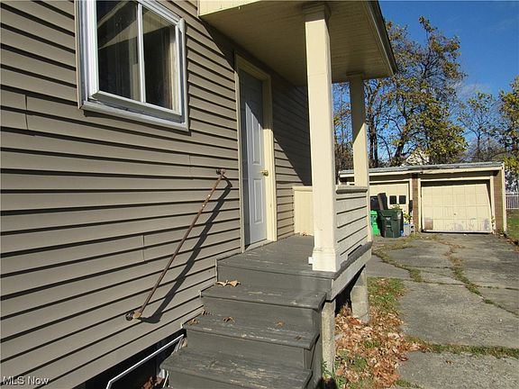 4th image of 20821 Recher Ave