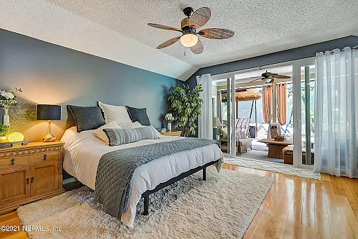 1555 Lakeway Dr — Photo 21