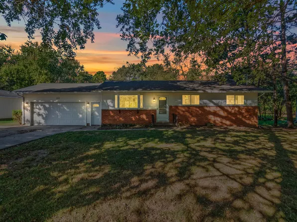 445 Skyline Dr, Horton, MI 49246