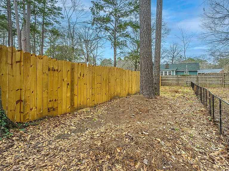 306 Crestview Dr — Photo 18
