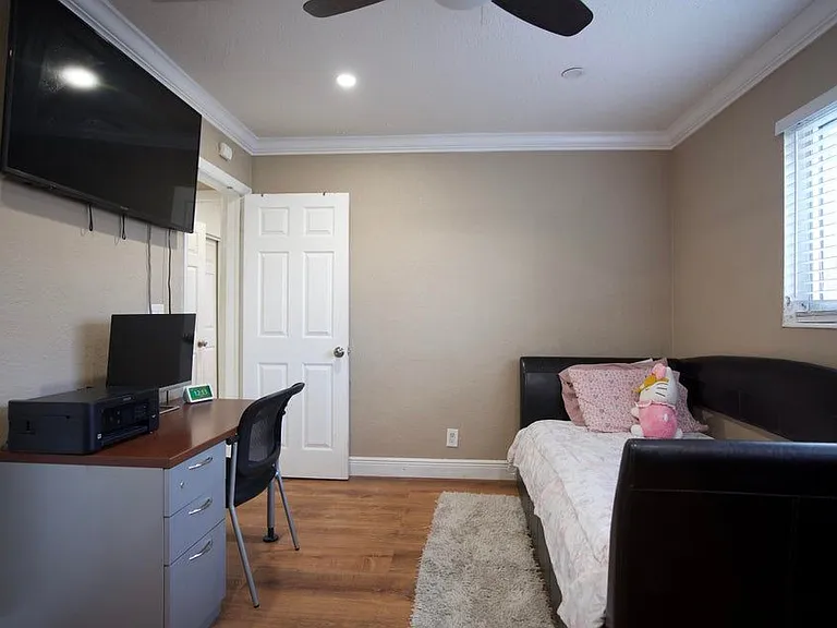 2836 SW 4th Ct — Photo 9