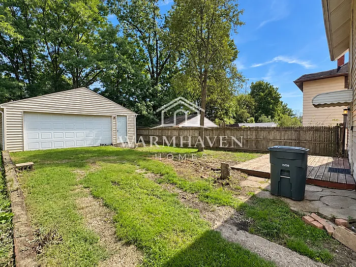 3 bed, 1.0 bath, 1084 sqft, $1,495 — Photo 3