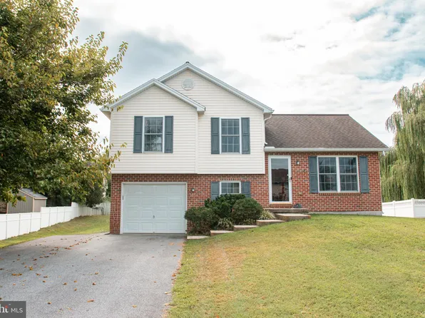 1464 Mountain Shadow Ter #1, Fayetteville, PA 17222
