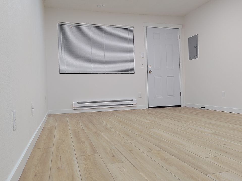 2nd image of 8202 NE Bothell Way #305