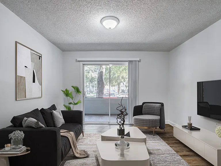 Chelsea Apartments — Photo 6