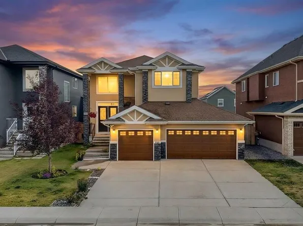 160 N Kinniburgh Cir, Chestermere, AB T1X 0P8