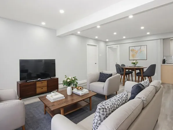 20 Mildred Ave #3, Saint Catharines, ON L2R 6H8