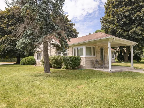 9610 N Cedarburg ROAD, Mequon, WI 53092