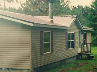 2614 S Oak Ave, White Cloud, MI 49349