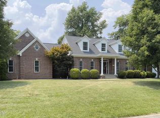 914 Iola Rd, Louisville, KY 40207