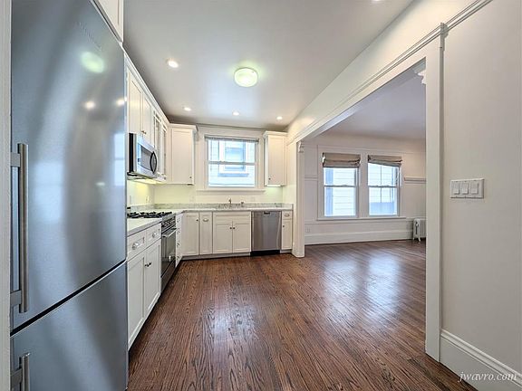 3rd image of 3892 Sacramento St APT 3