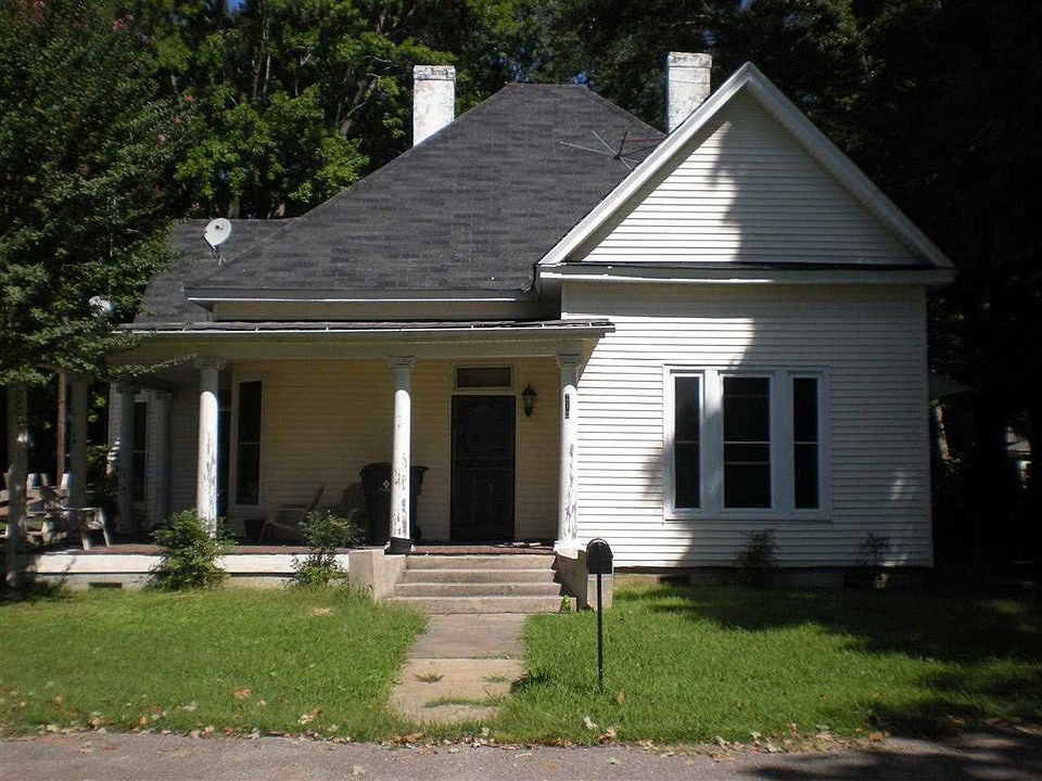 1st image of 210 W North St